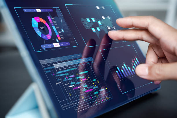 analyst working with computer in business analytics and data management system to make report with kpi and metrics connected to database. corporate strategy for finance, operations, sales, marketing. - 網(wǎng)絡(luò)平臺(tái) 個(gè)照片及圖片檔
